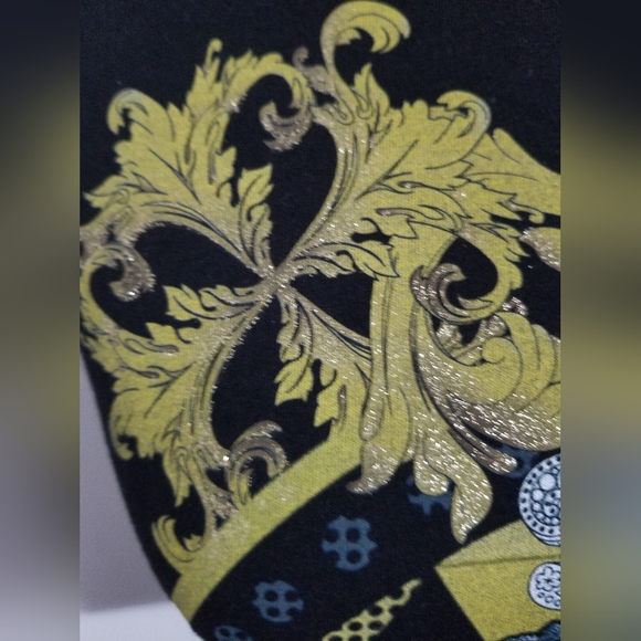 Versace T-Shirt! Size 4! - Picture 4 of 5